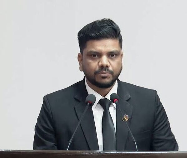 विदेश जाँदा श्रमिकले ऋण लिनुपर्ने बाध्यता अन्त्य गर्ने श्रममन्त्री यादवको घोषणा